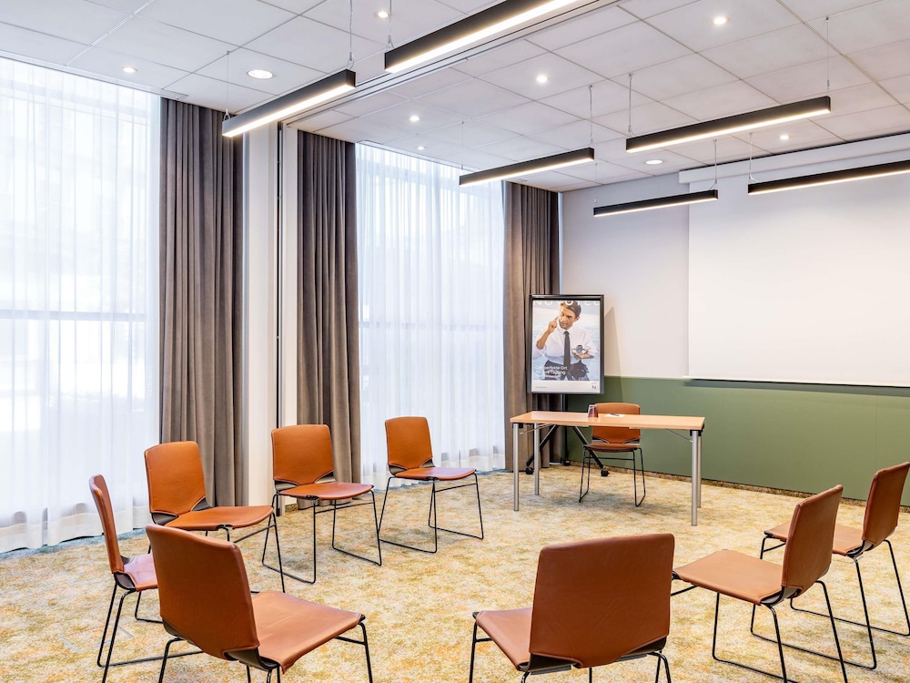 NOVOTEL HAMBURG CITY ALSTER 38/46