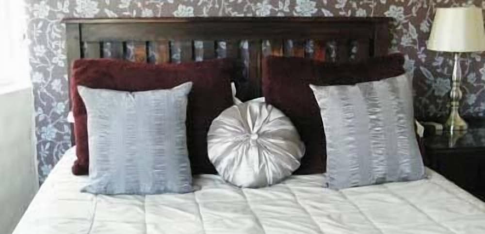 Princes Lodge Guest House 10/26