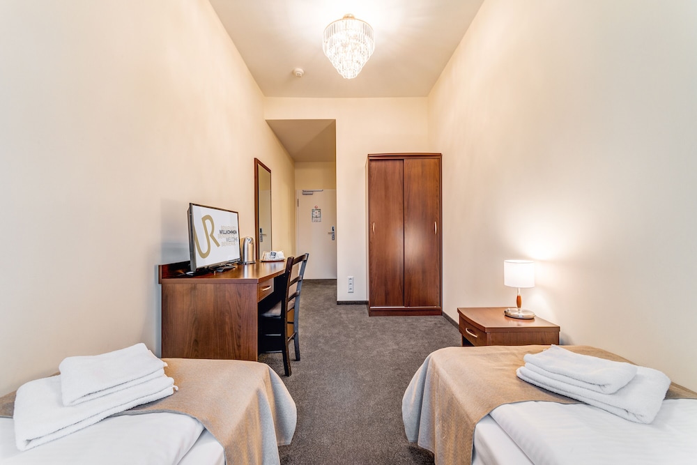 Upper Room Hotel 58/73