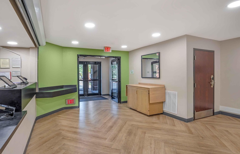 Extended Stay America Suites St Petersburg Clearwater ExecDr 35/53