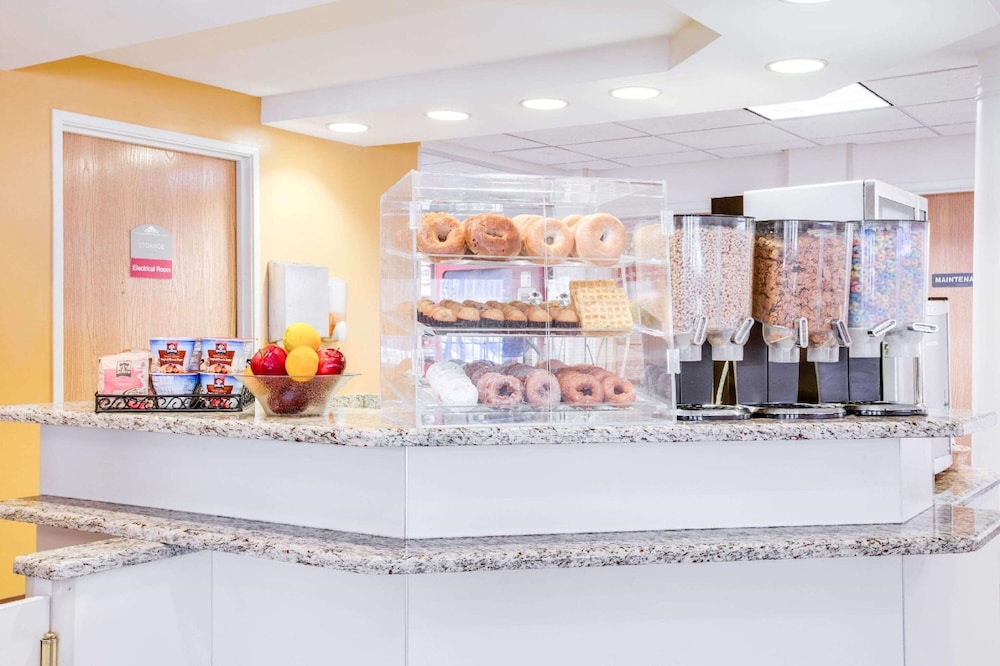 SureStay Hotel by Best Western Christiansburg Blacksburg 5/23