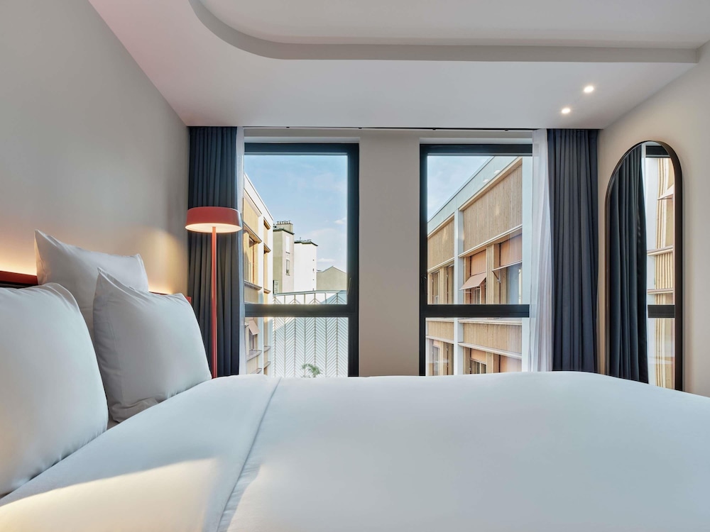 TRIBE Paris Pantin 11/50