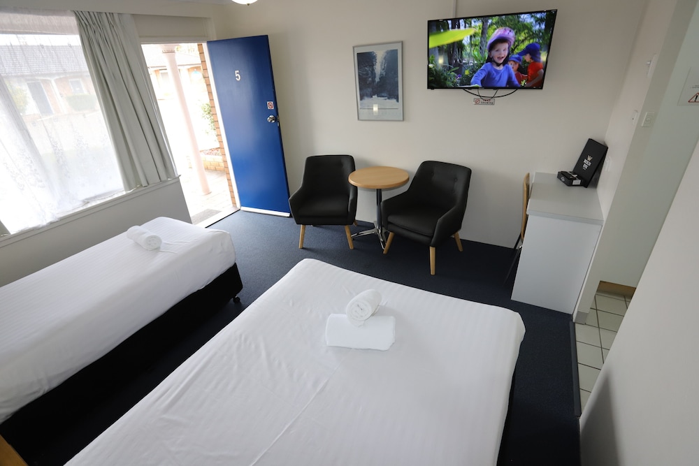 Reign Inn Newcastle 7/50