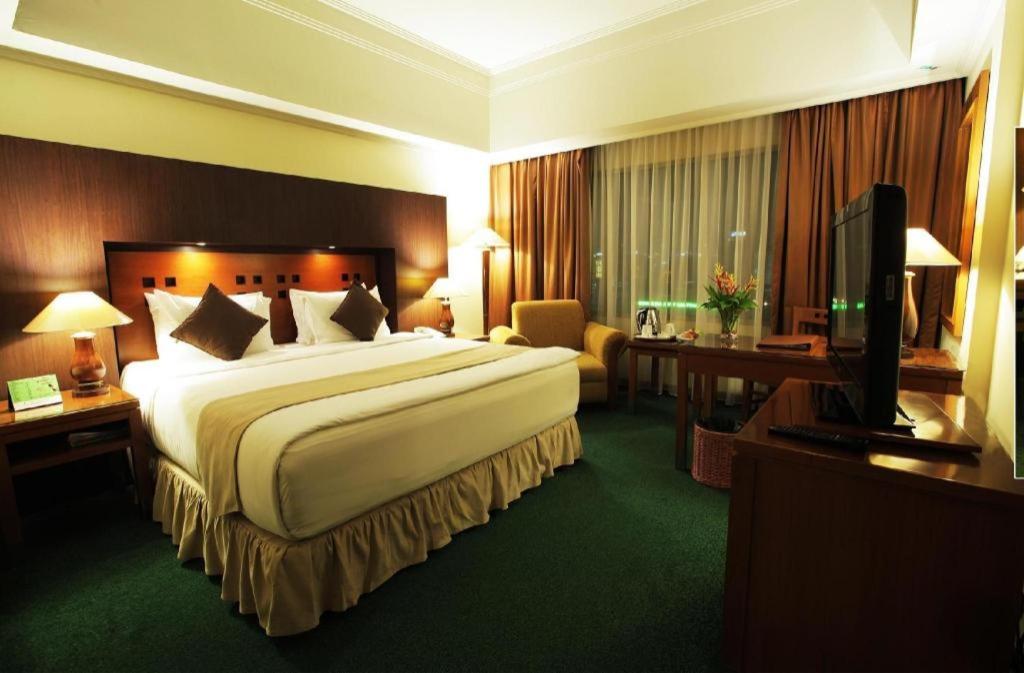 Oasis Amir Hotel Kt 11/24