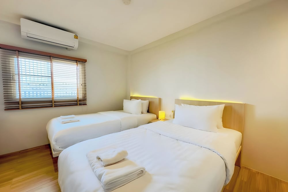 Zhennan Teabar Hotel 44/61