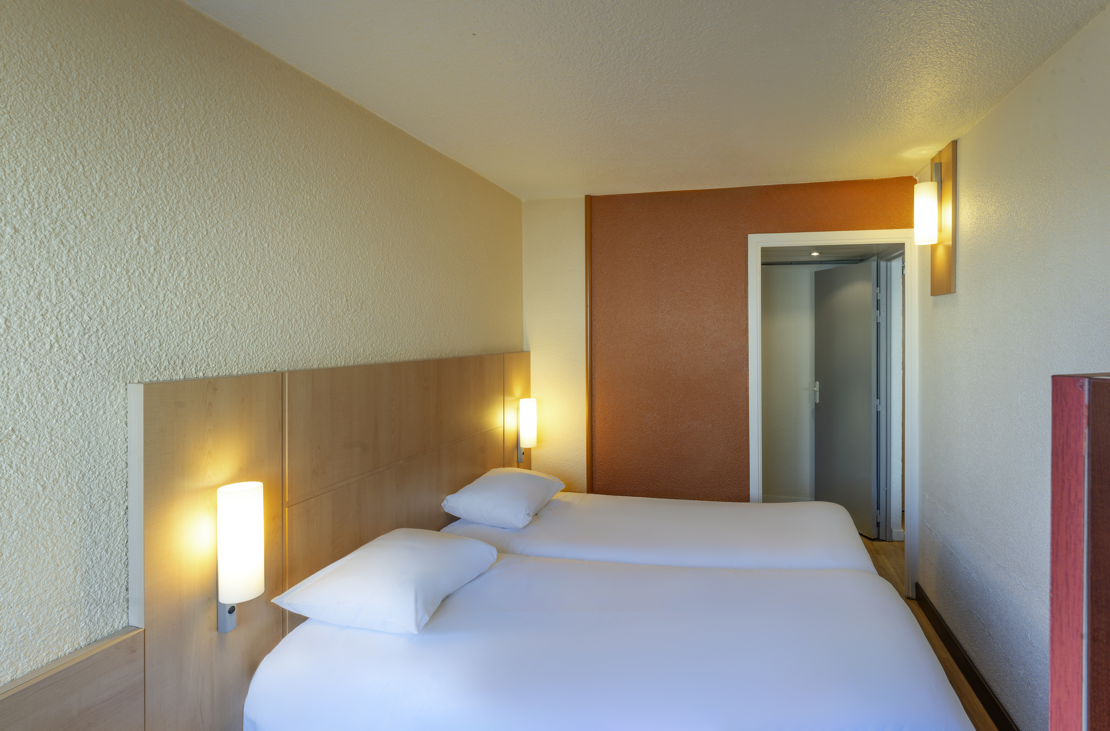 CONNECTING, FAMILY SUITE, STANDARD