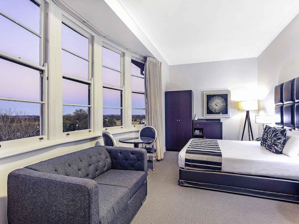 Mercure Maitland Monte Pio 12/50