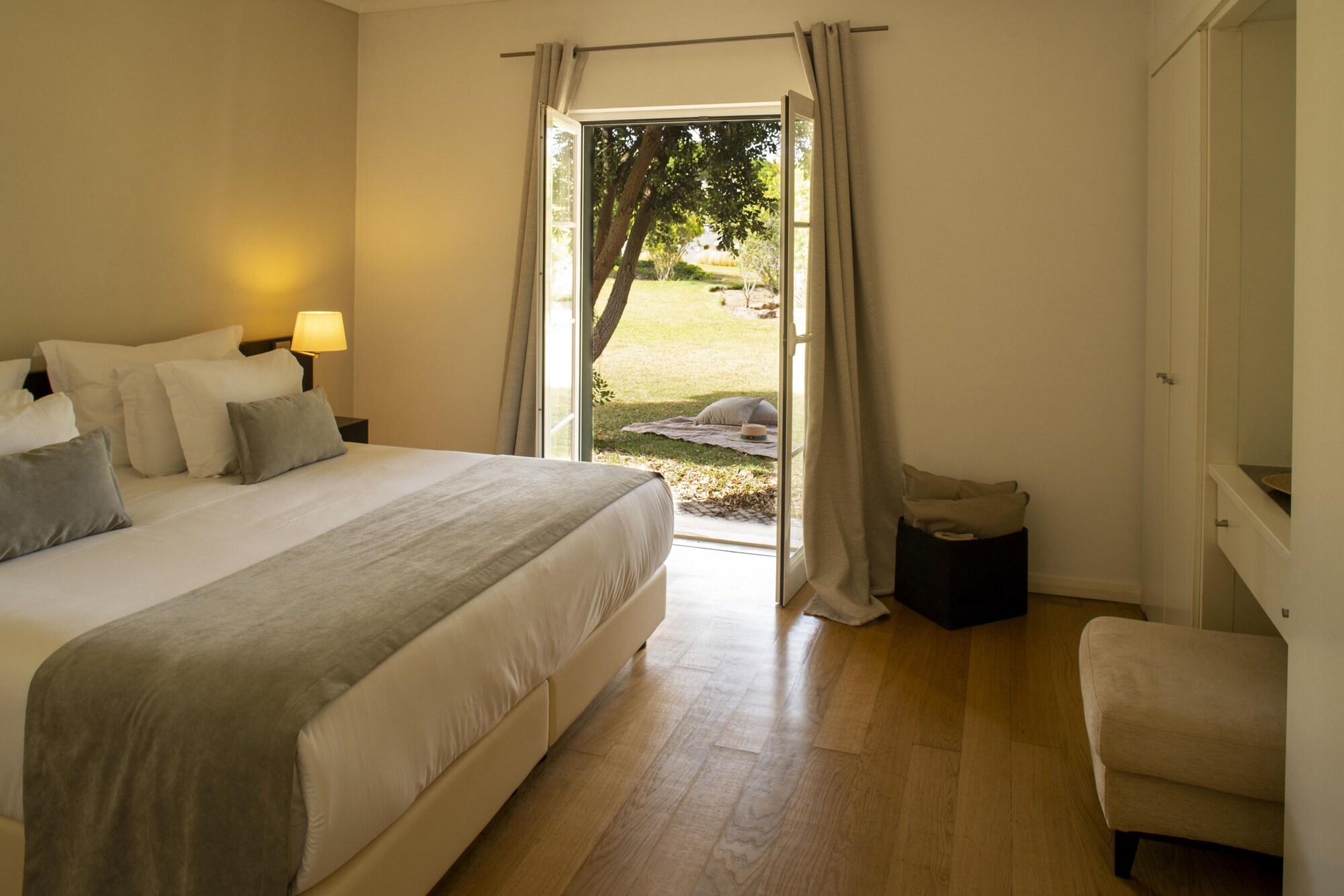 1 BEDROOM, VILLA