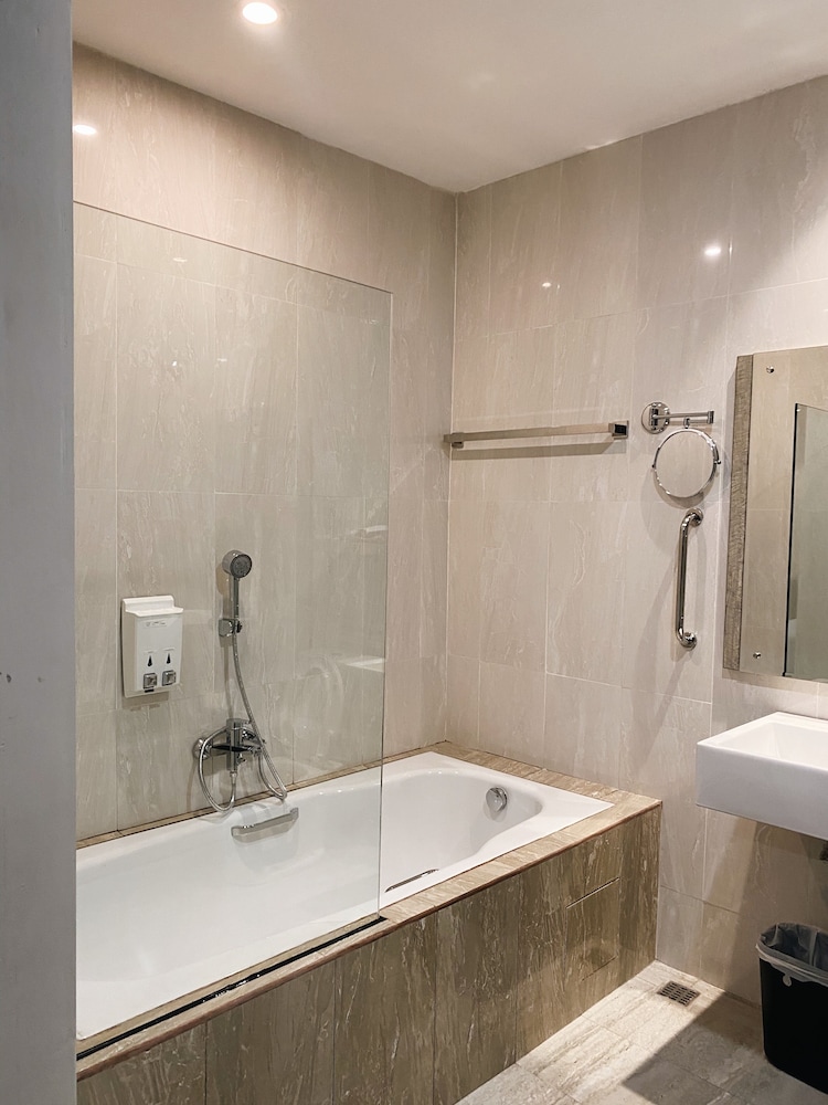 Paradise Hotel Tarakan 65/65