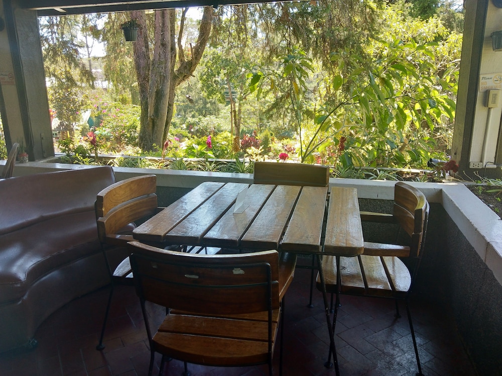 Safari Lodge Baguio By Log Cabin Hotel 45/76
