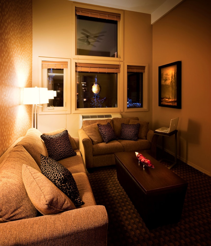 Executive Inn At Whistler Village 37/51
