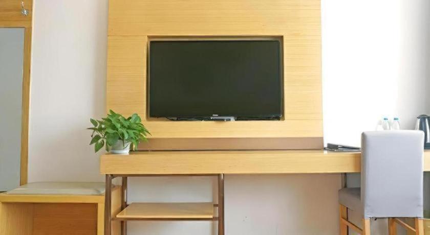GreenTree Inn Express Gongqing City Nanchang University 17/21