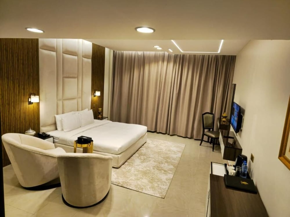 Clifton International Hotel 30/50
