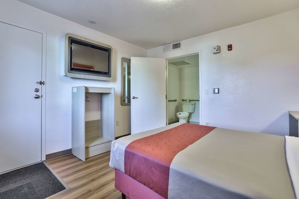 Motel6 Flagstaff, AZ - Butler 26/50