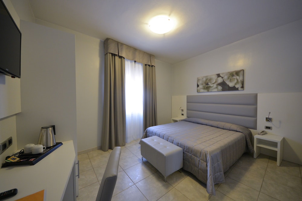 Hotel University 27/66