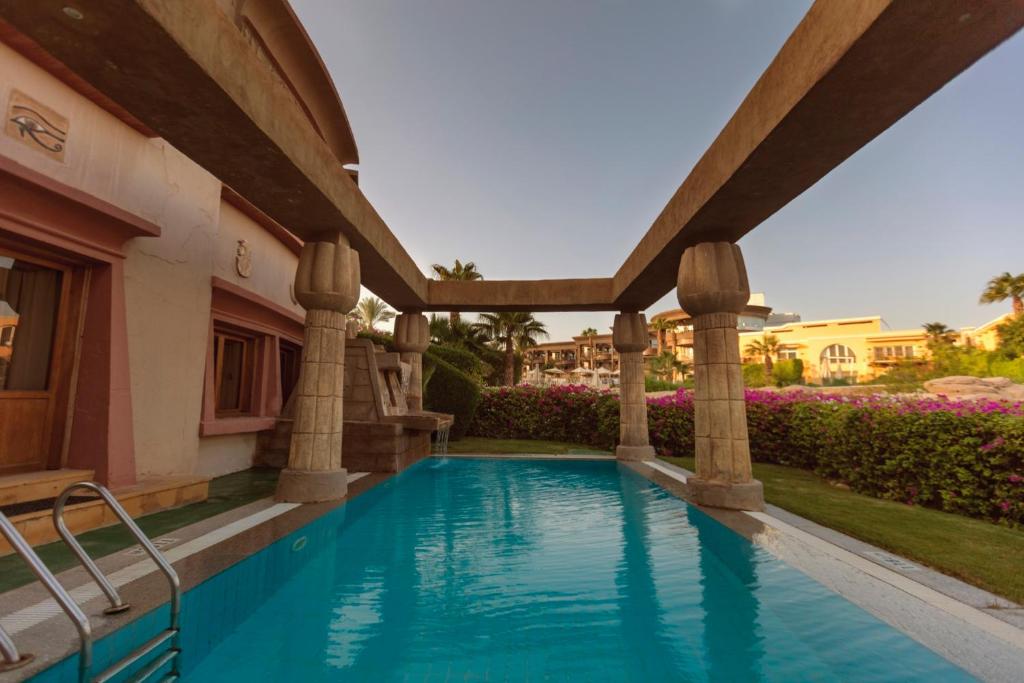 ROYAL SAVOY VILLAS 47/53