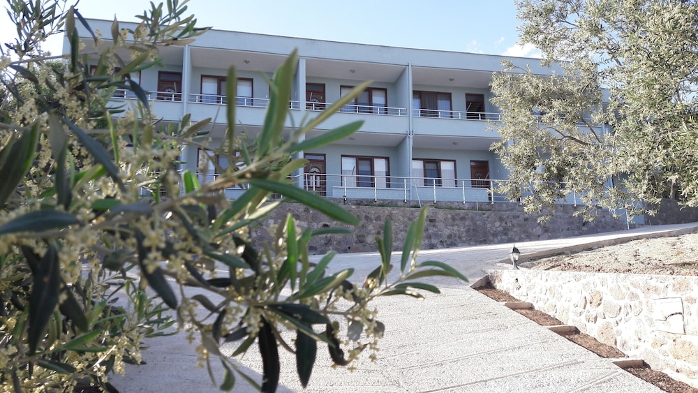 Nazan Motel & Restaurant & Beach 44/50