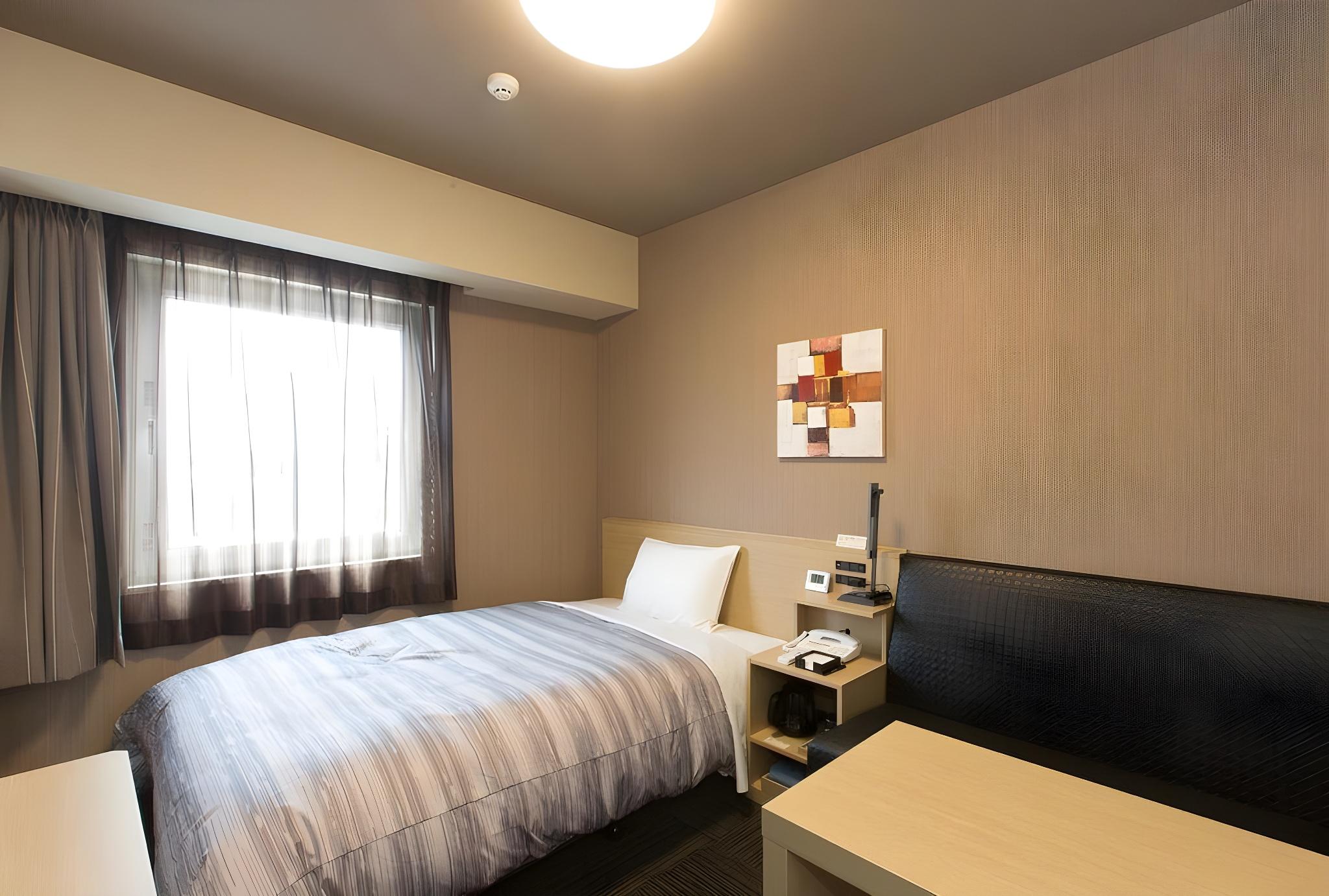 Semi Room, Comfort, Single, Semi Double Bed, Smoking
