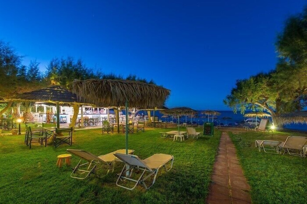 Fiore Beach Studios 30/41