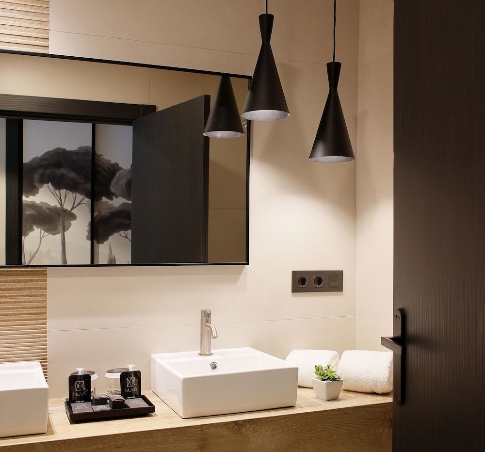 Nuvo Hotel Boutique 49/50