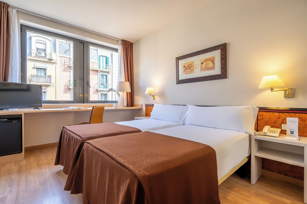 SUPERIOR, DOUBLE BED, STREET VIEW