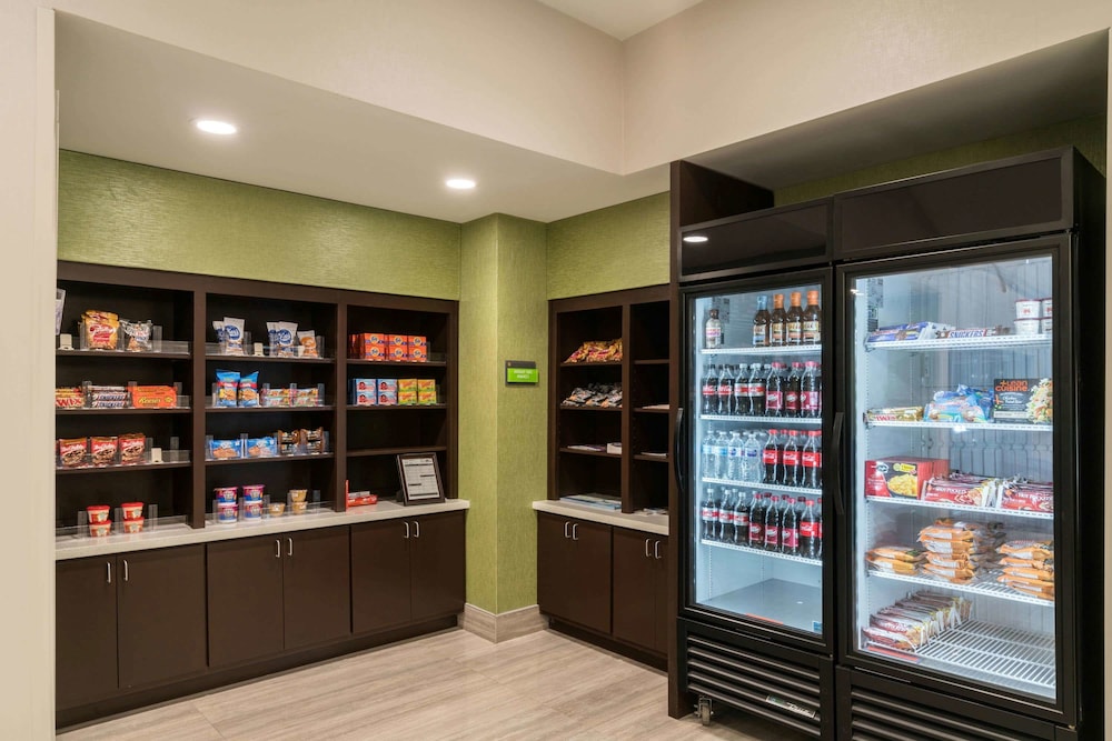 La Quinta Inn Suites By Wyndham Mobile 57/70
