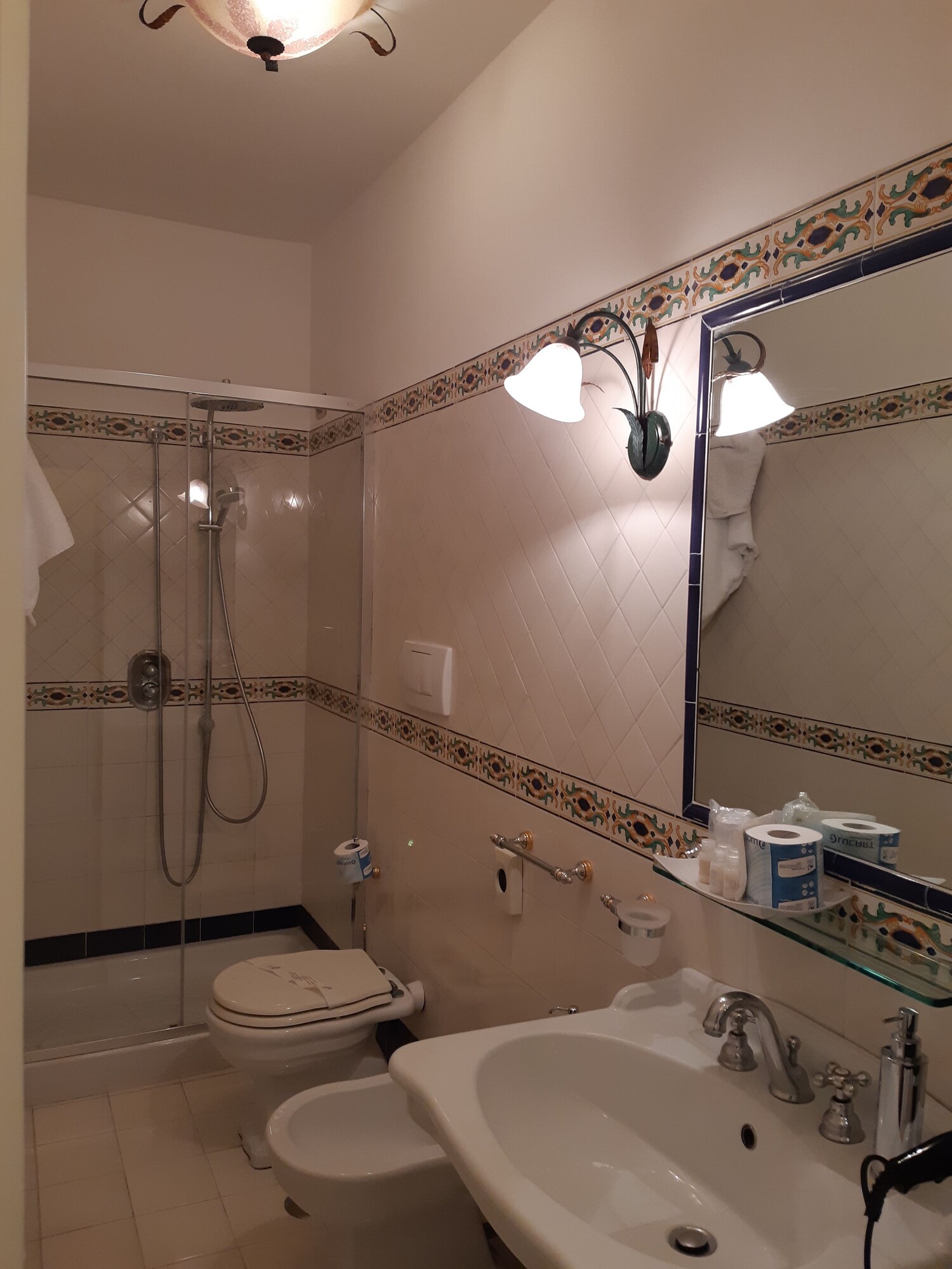 1 Bedroom, Standard, Triple, 1 Queen and 1 Single Bed, Courtyard View, Courtyard Area، Hotel Antica Repubblica 2/3