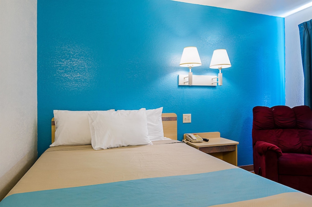 Motel6 Mitchell, SD 40/68