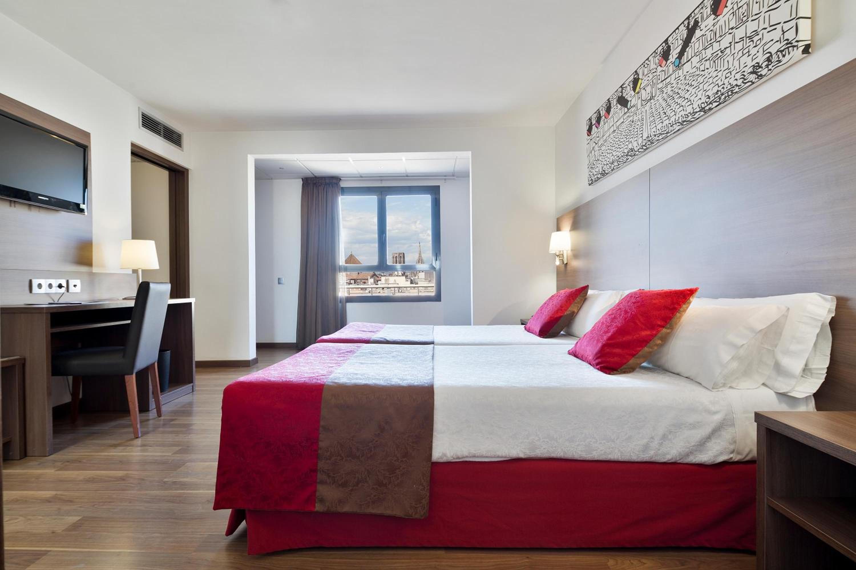 ROOM, TWIN BEDS