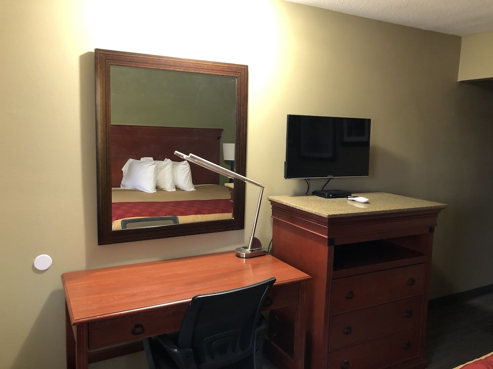 Deluxe Inn & Suites By OYO Miami OK 33/51