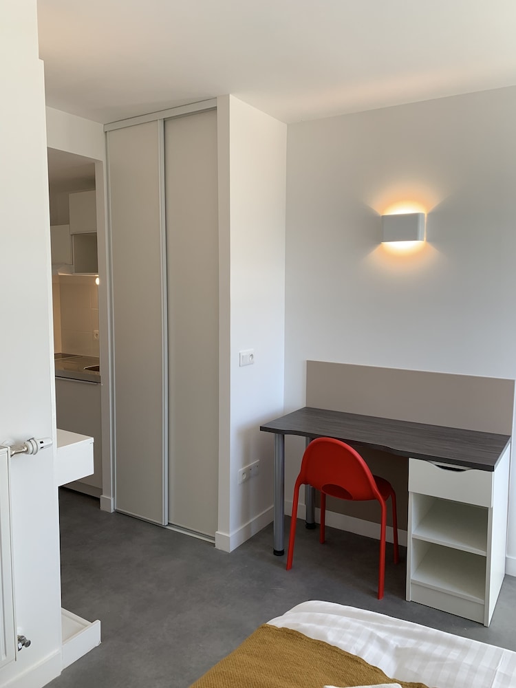 Moov Appart Hotel Clichy 5/42