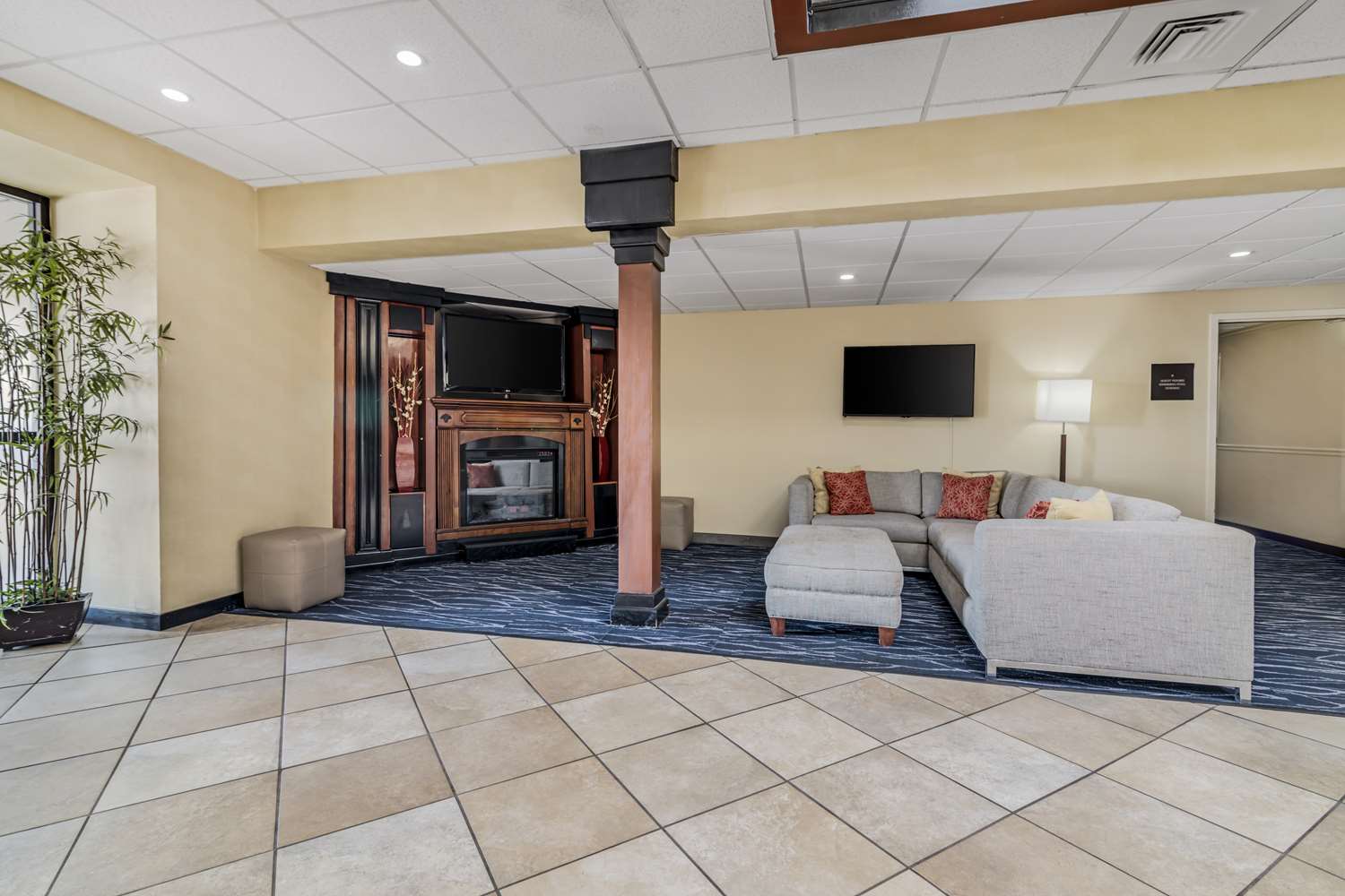 Best Western Plus Augusta Civic Center Inn 13/17