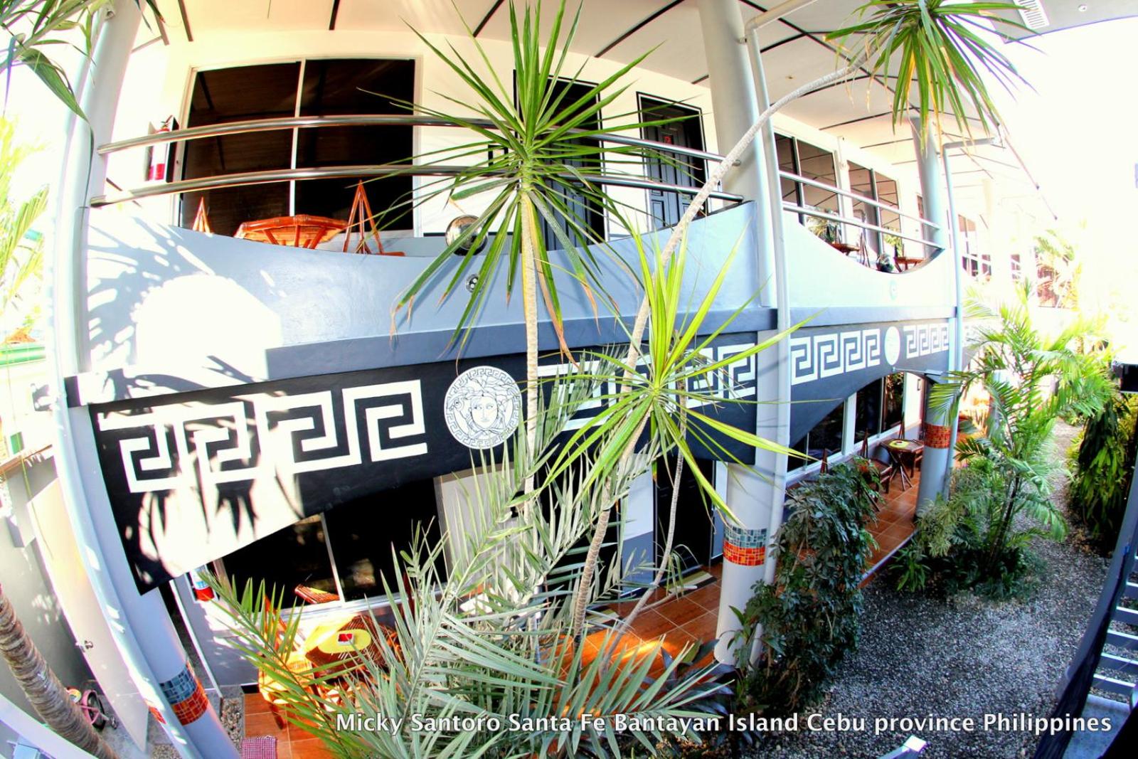 Micky Santoro Hotel & Restaurant 14/50