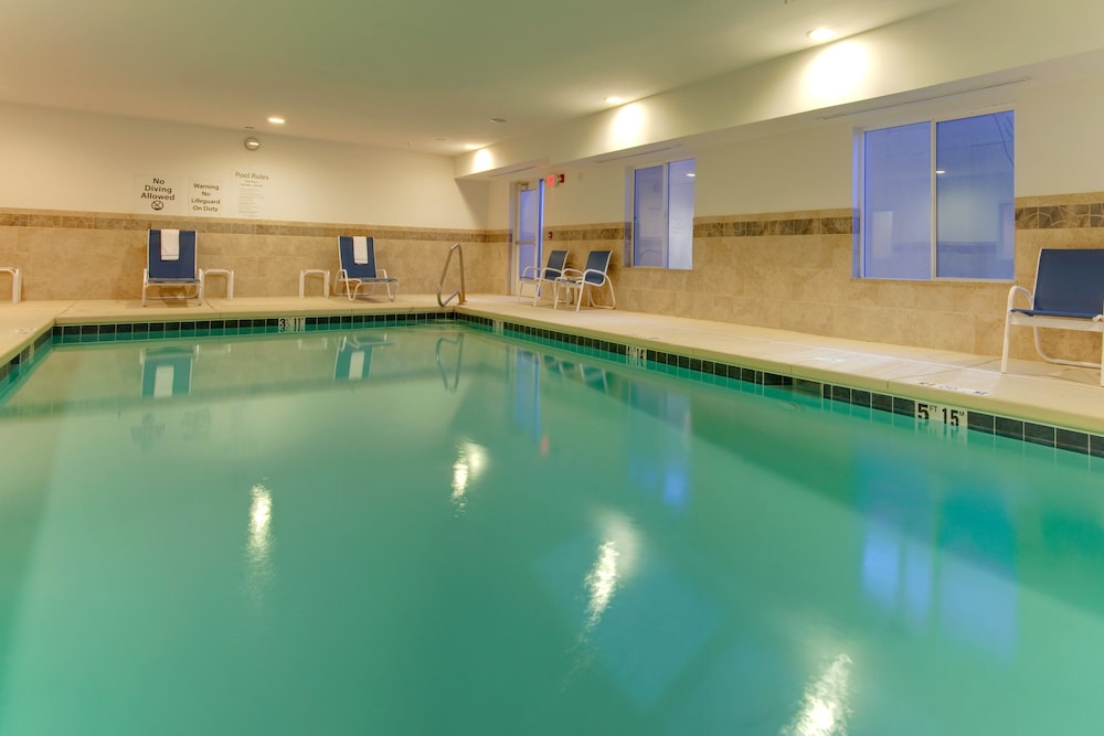 Holiday Inn Express Hotel Suites Albuquerque Airport 27/44