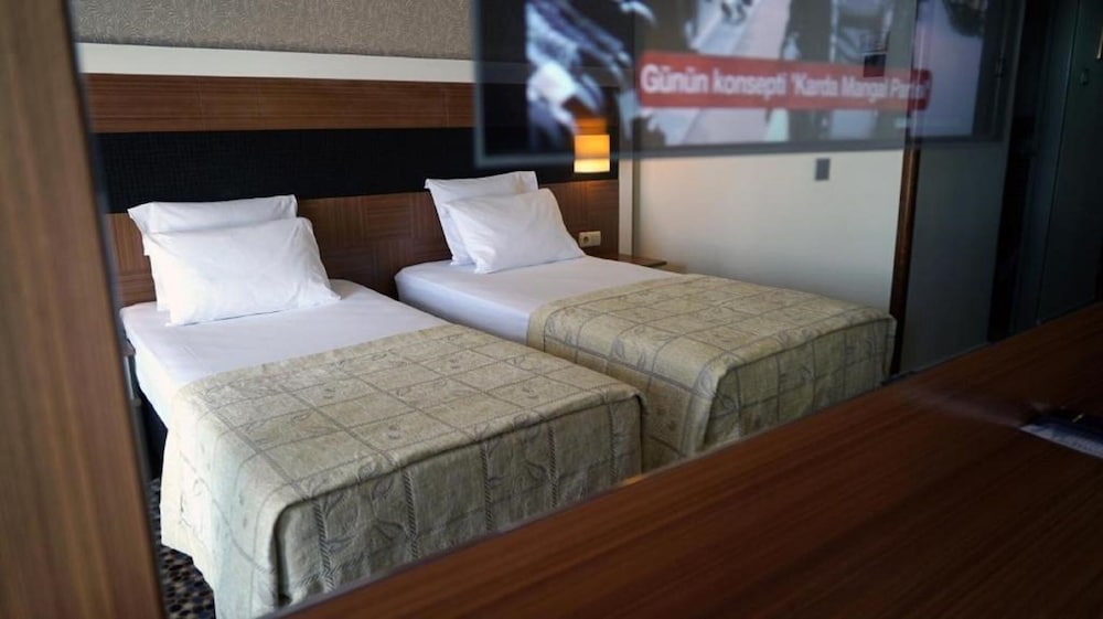 Derici Hotel 9/69