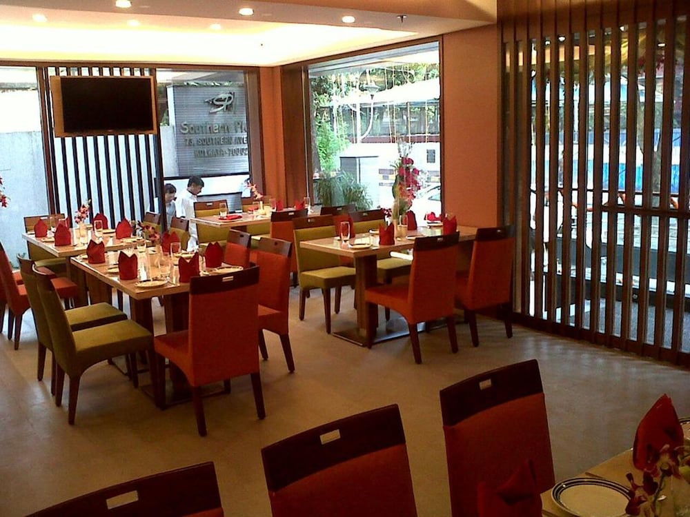SOUTHERN PLAZA 33/50