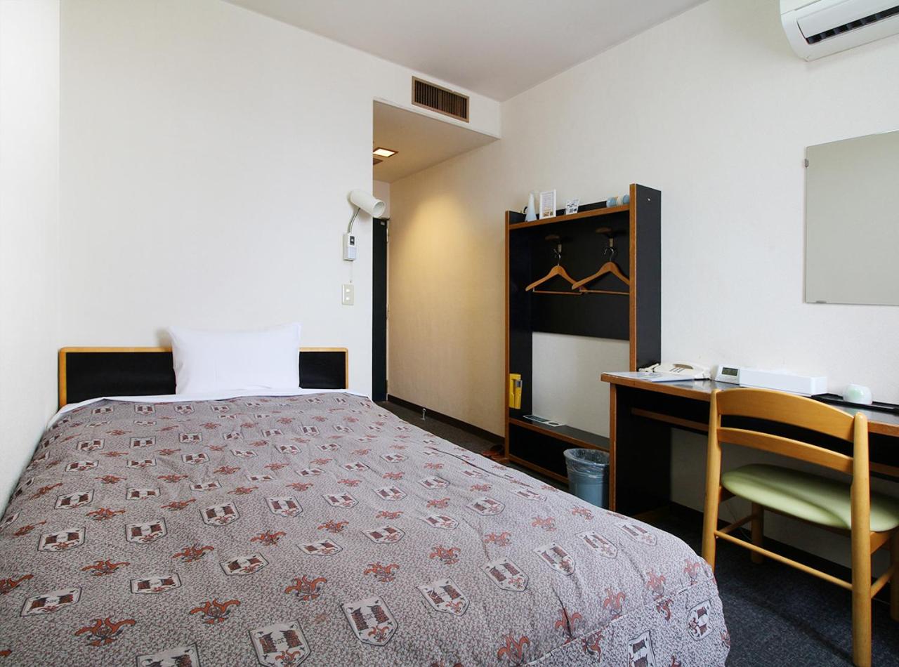 Semi Room, Single, Semi Double Bed