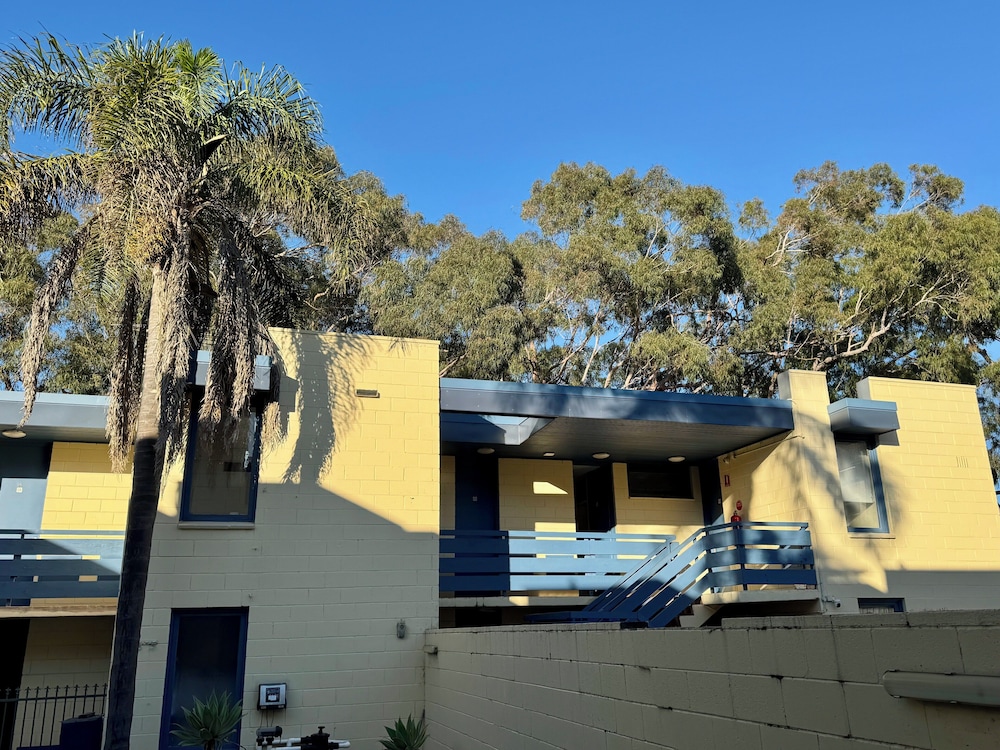 Pathfinder Motel 43/50