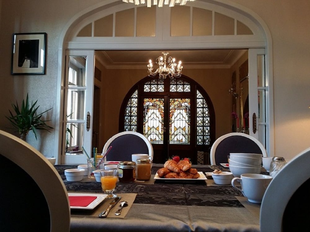 Castel Bayeux Guesthouse 35/50
