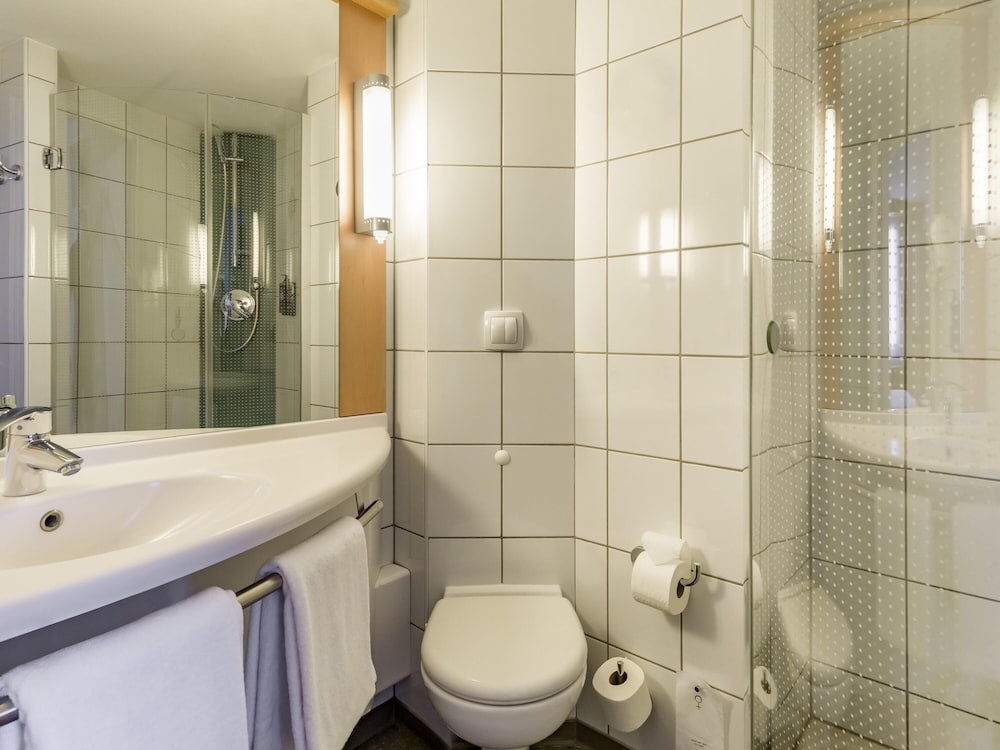 Ibis Warszawa Reduta 54/55