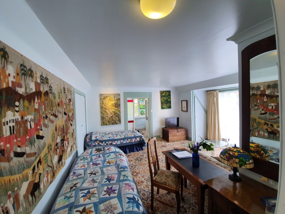 HAWLEY HOUSE 48/77