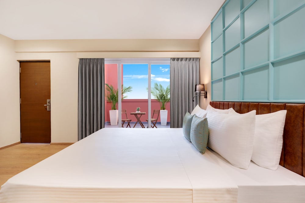 Royal Orchid Suites 24/58