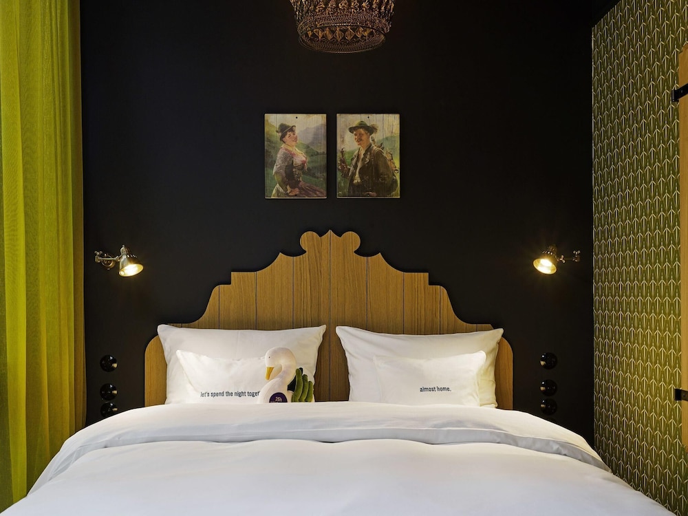 25hours Hotel The Royal Bavarian 20/75