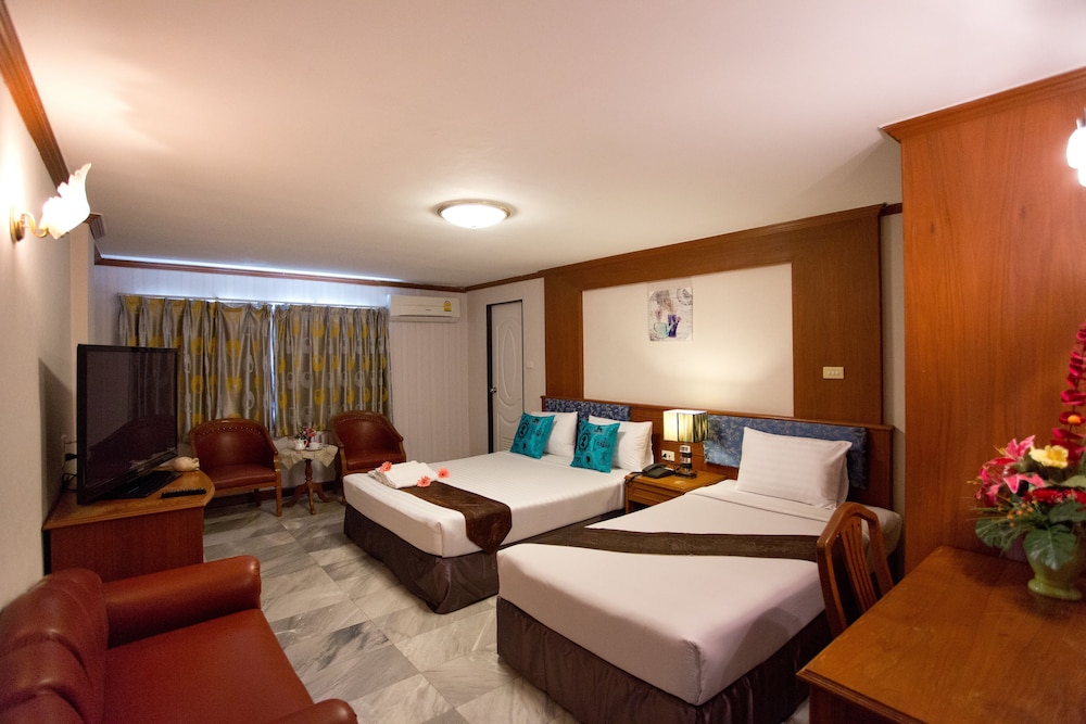Chaipat Hotel 27/66