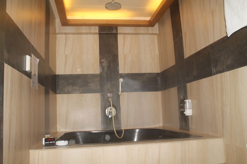 Hotel Ava Gil Puyat 31/56