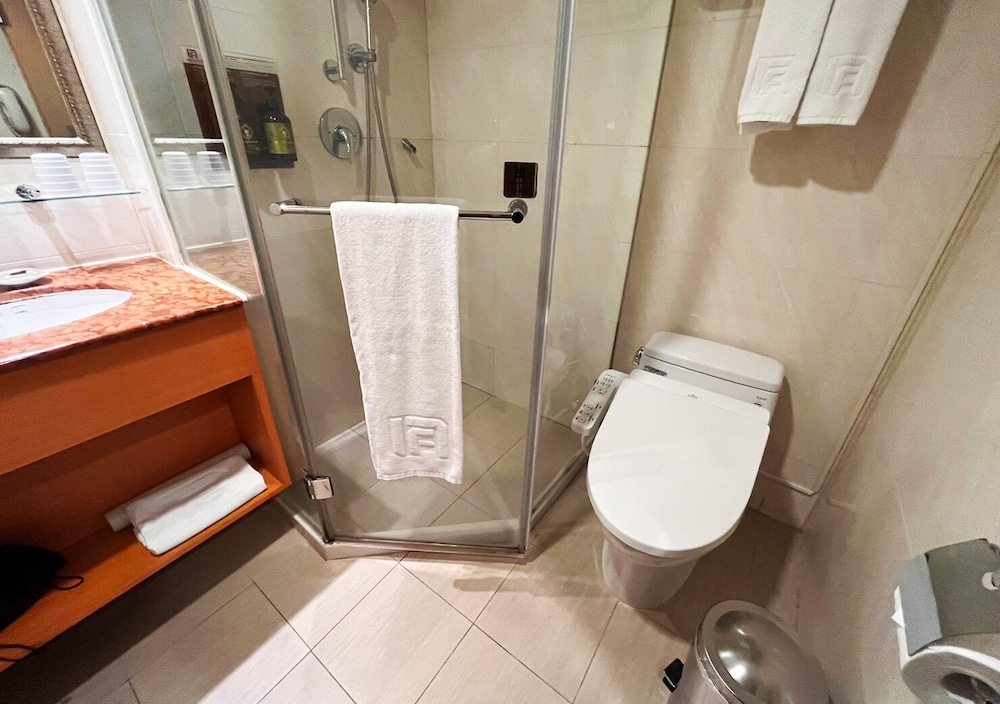 Fuward Hotel Tainan 63/64