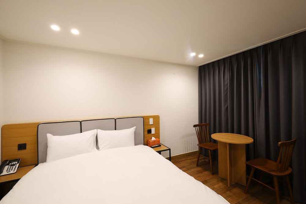 JB Plus Hotel 24/65