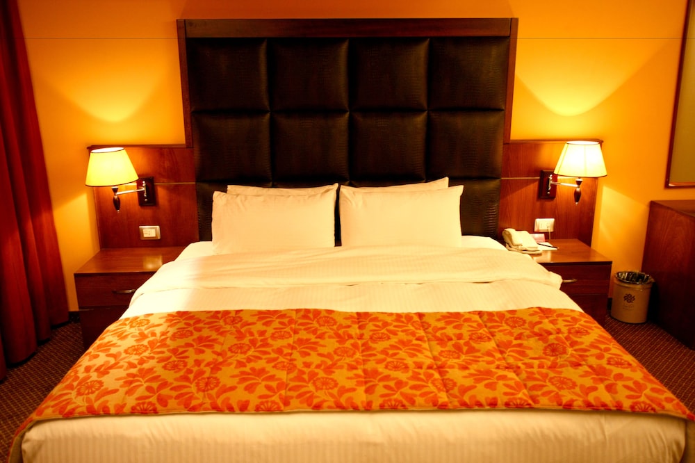 MARKAZIA SUITES 17/78