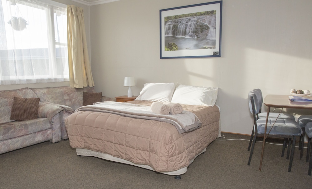 GREYMOUTH MOTEL 14/54