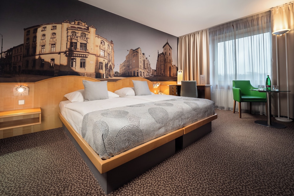 STANDARD, KING BED